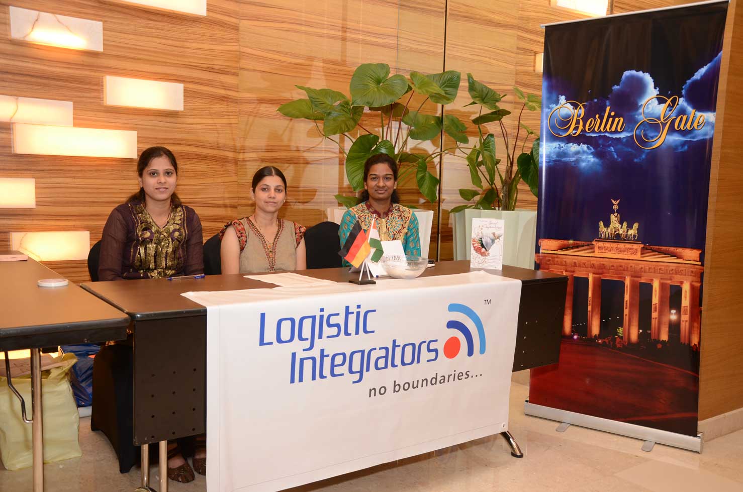 LOGISTIC INTEGRATORS 01 1
